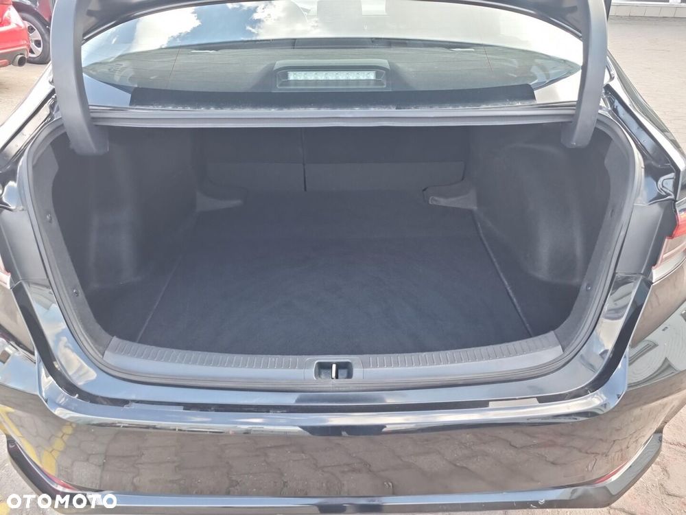 Toyota Corolla 1.5 Active - 12