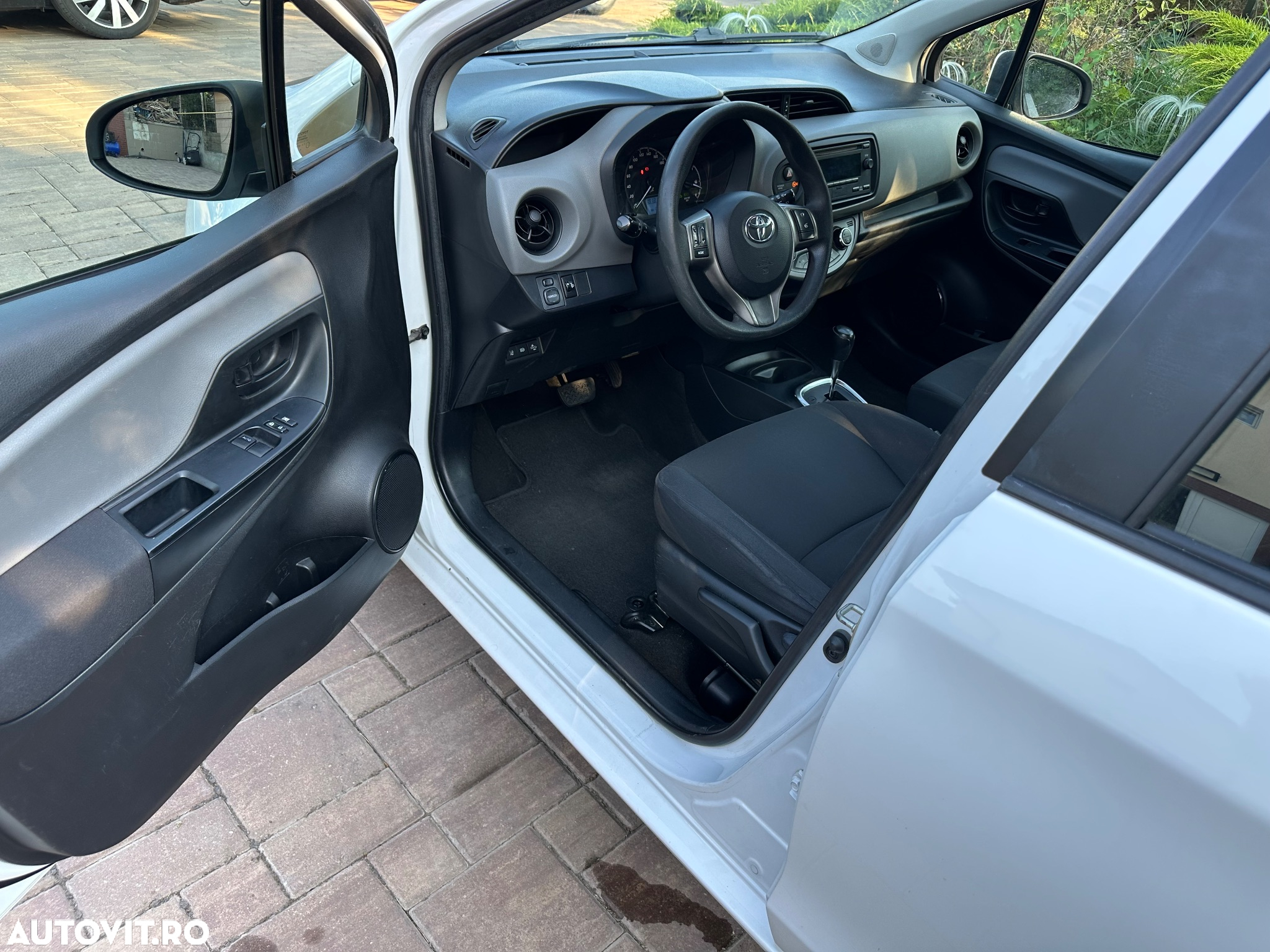 Toyota Yaris 1.5 VVT-i HSD Eco - 8