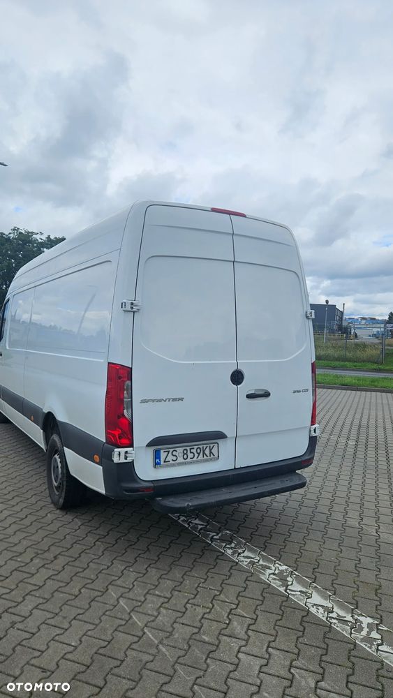 Mercedes-Benz Sprinter - 4