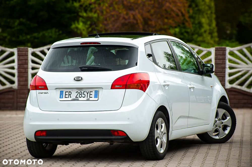 Kia Venga - 36