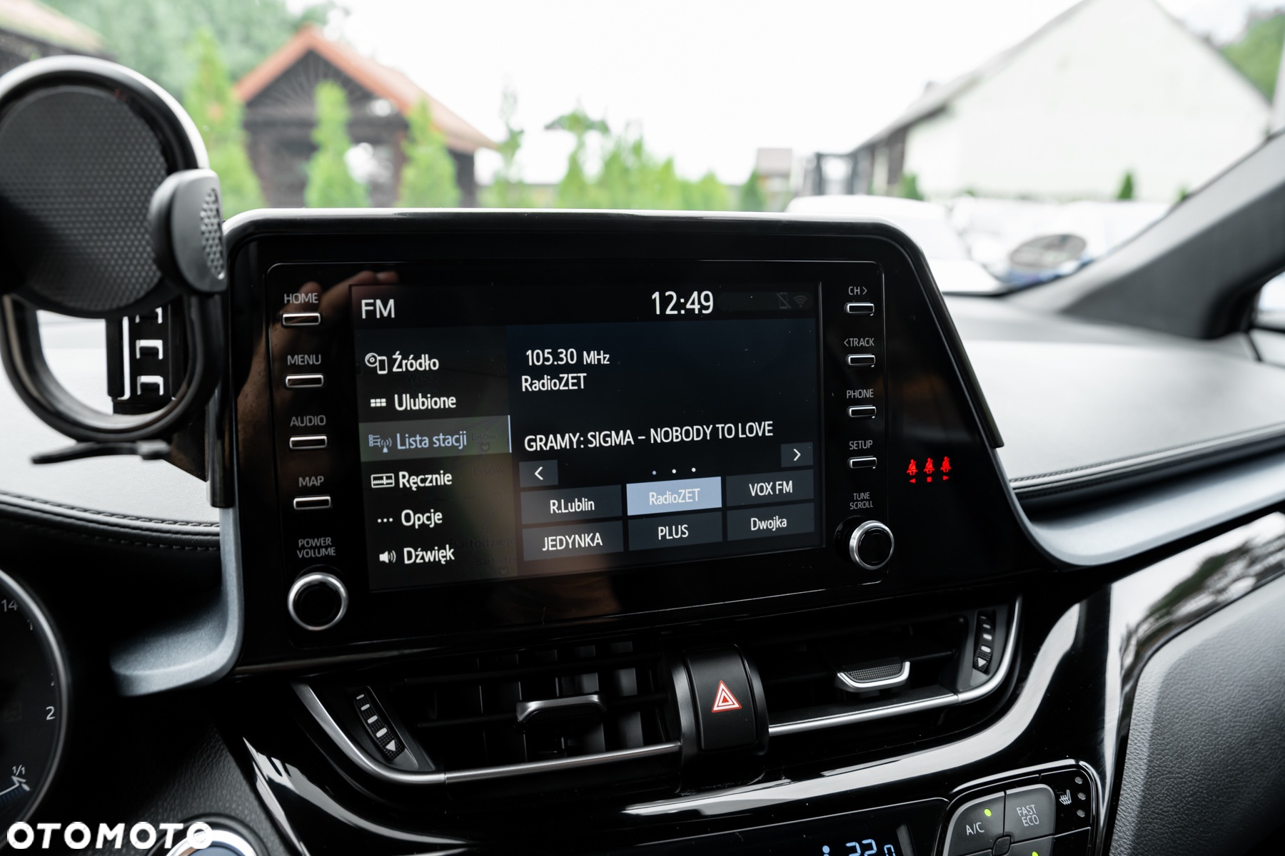 Toyota C-HR 1.8 Hybrid Team Deutschland - 36