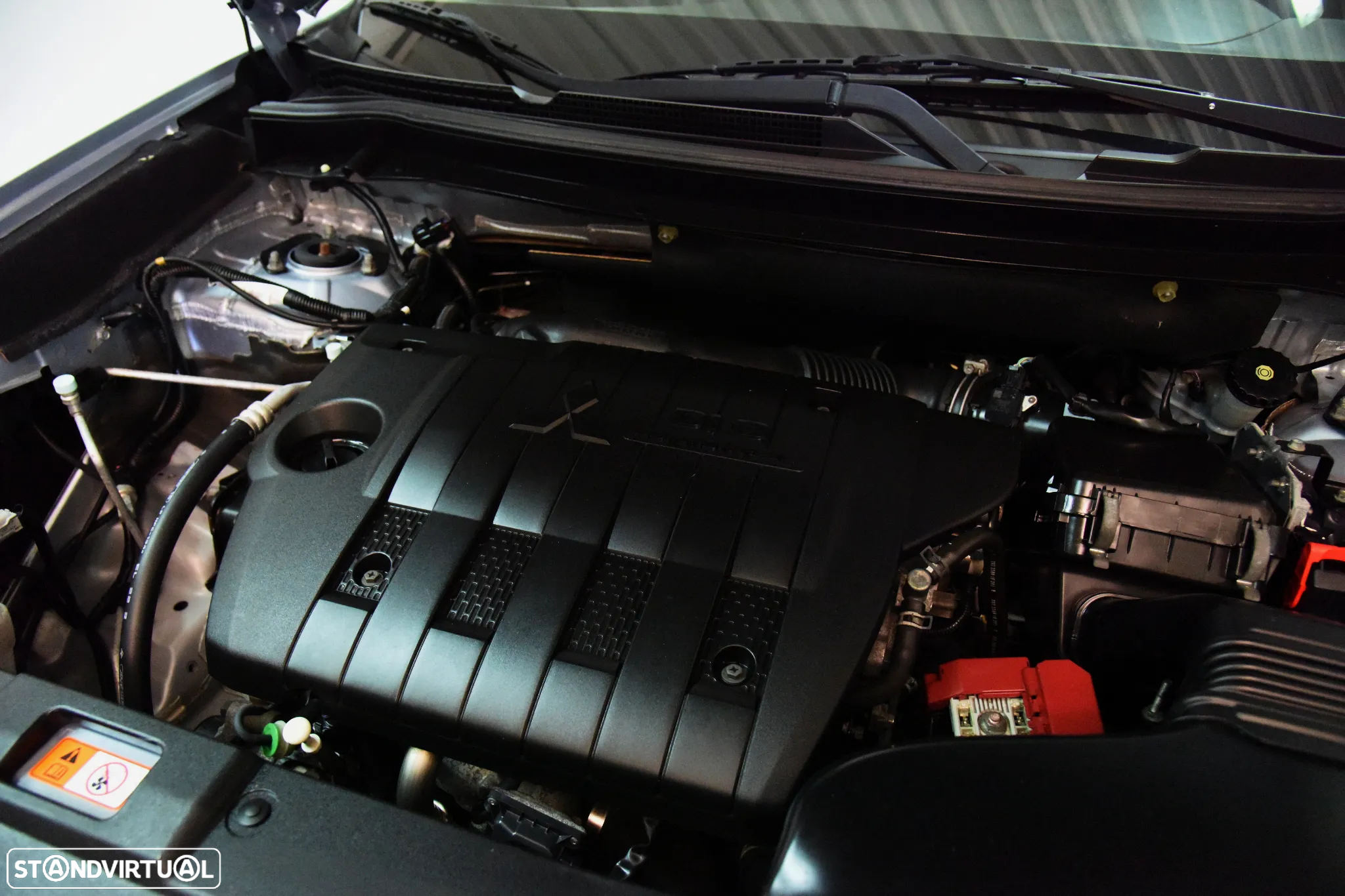 Mitsubishi Outlander 2.2 DI-D Intense+ - 9