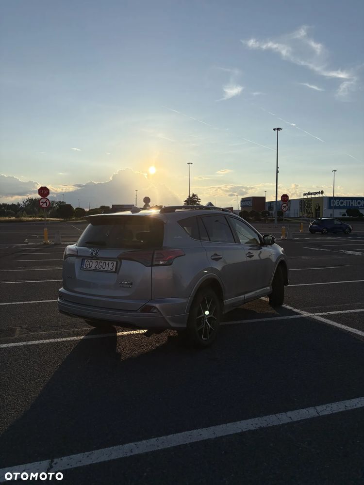 Toyota RAV4 - 6