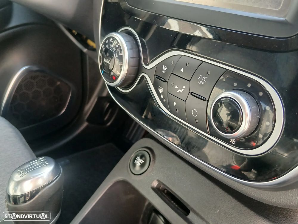 Renault Captur 1.5 dCi Exclusive XMOD - 33