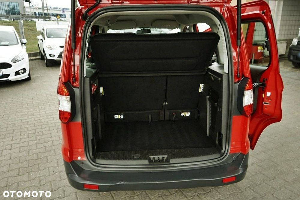 Ford Transit Courier - 21