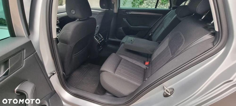 Skoda Superb 2.0 TDI SCR Style DSG - 28