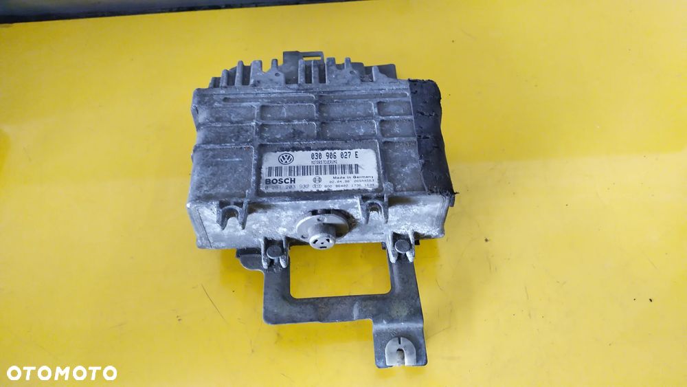 Komputer silnika Volkswagen OE 030906027E - 1