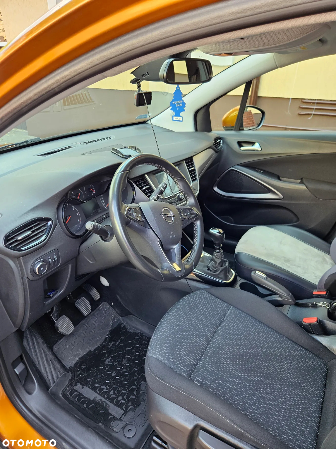 Opel Crossland X 1.2 T Enjoy S&S - 9