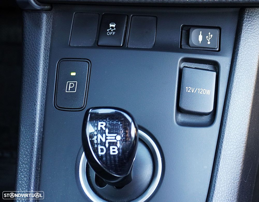 Toyota Auris 1.8 HSD Comfort +P.Techno+P.Sport - 44