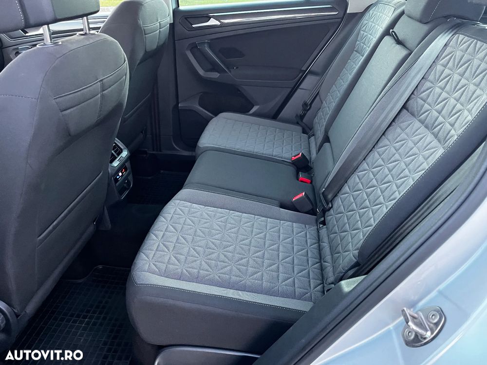 Volkswagen Tiguan - 11