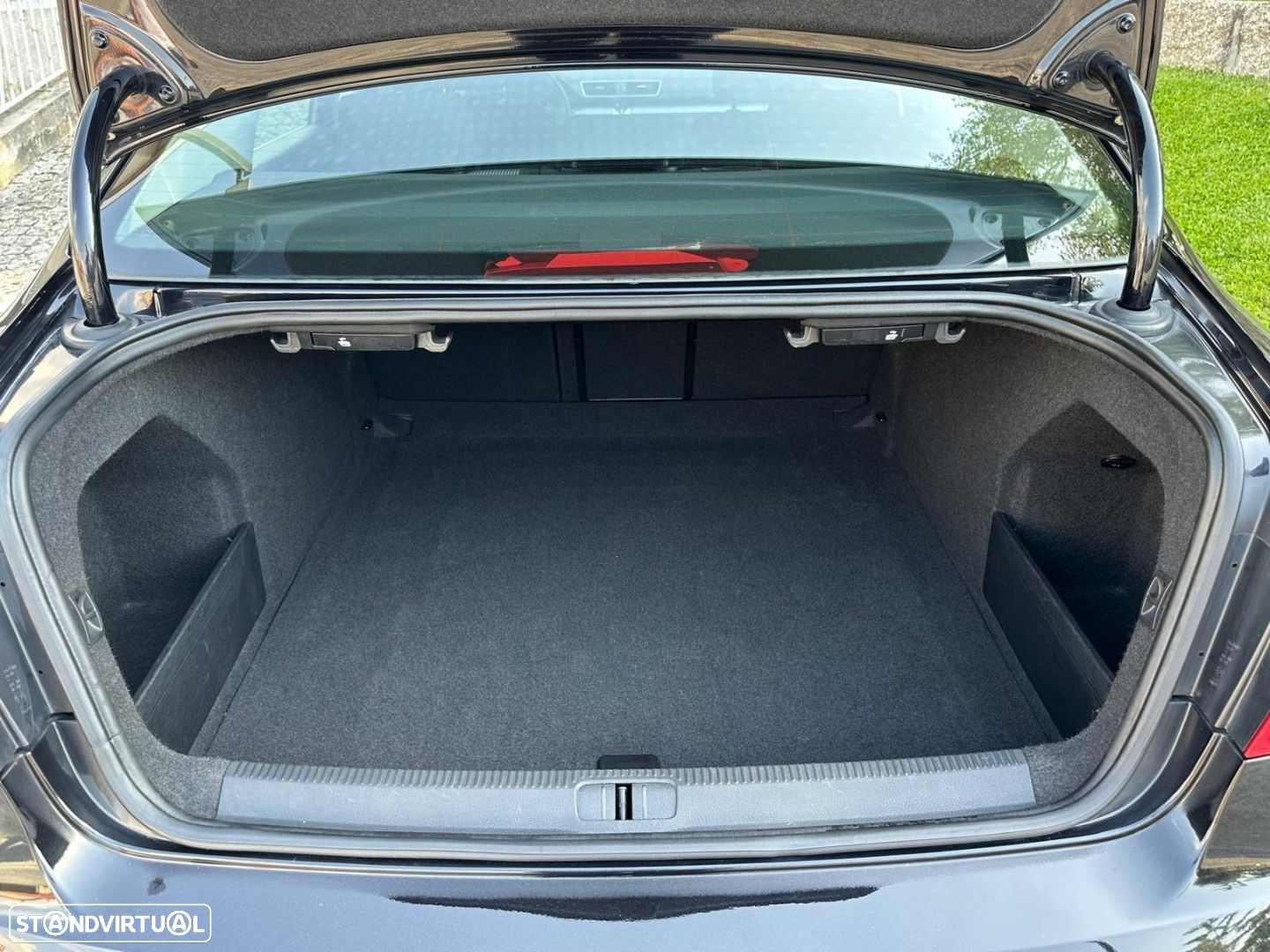 VW Passat 1.6 TDI BlueMotion - 22