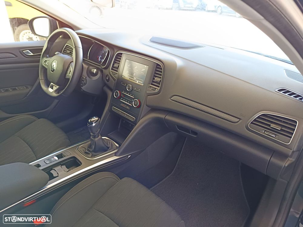Renault Mégane Grand Coupe 1.3 TCe Limited J17 - 32