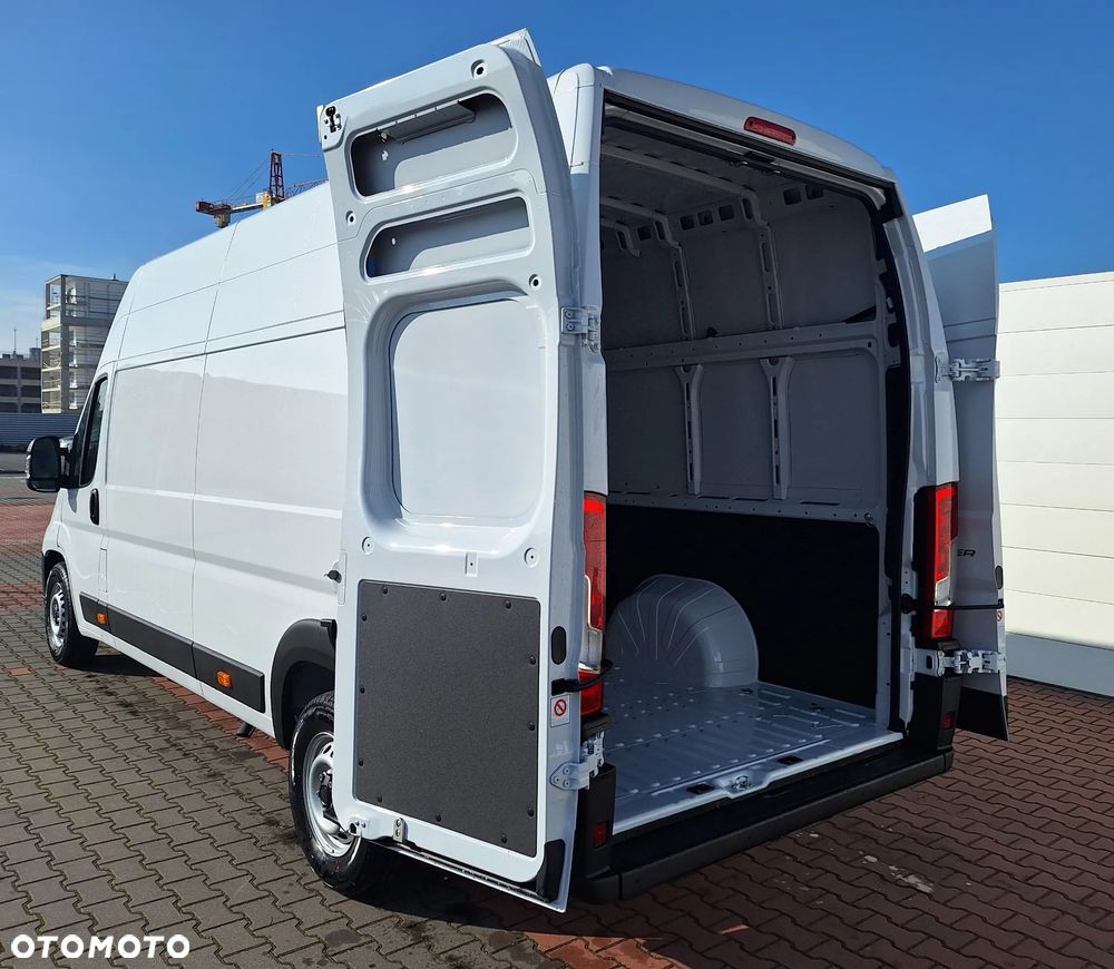 Peugeot Boxer Furgon L4H3 3.5T Heavy Diesel 2.2 180 KM Manual - 9