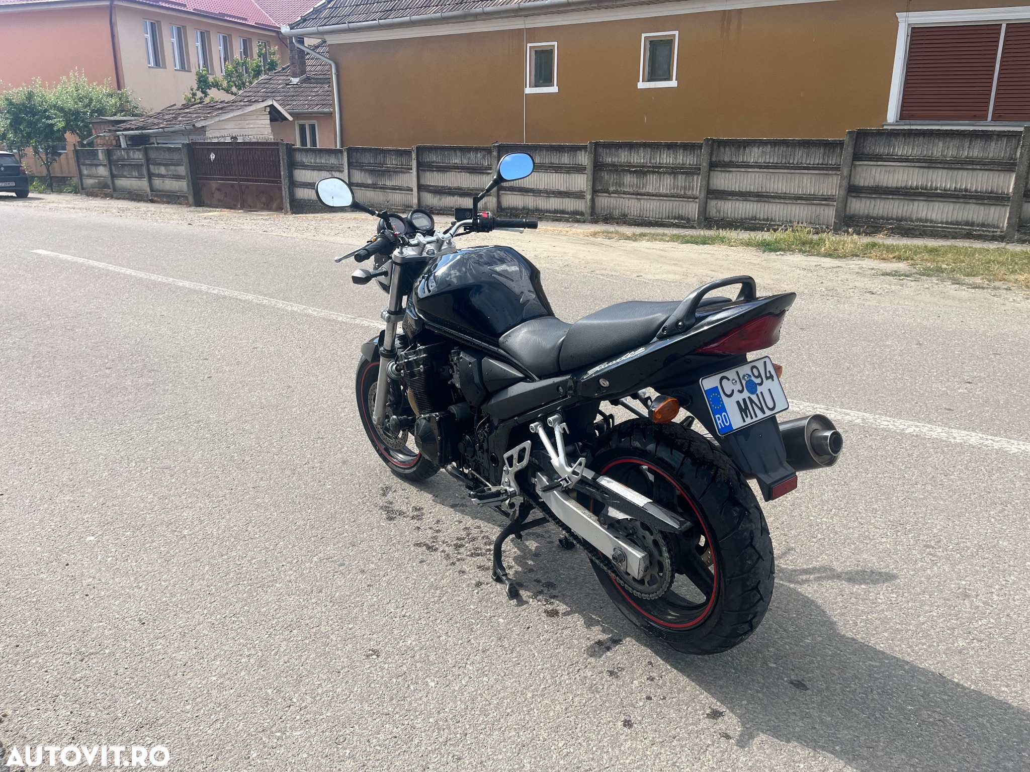 Suzuki GSF - Bandit - 2