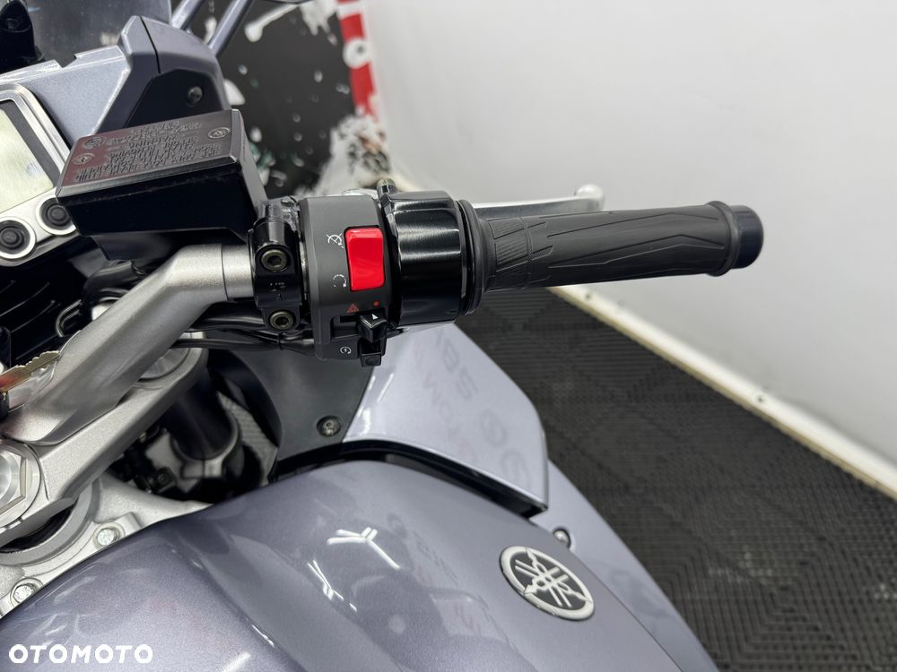 Yamaha FJR - 26