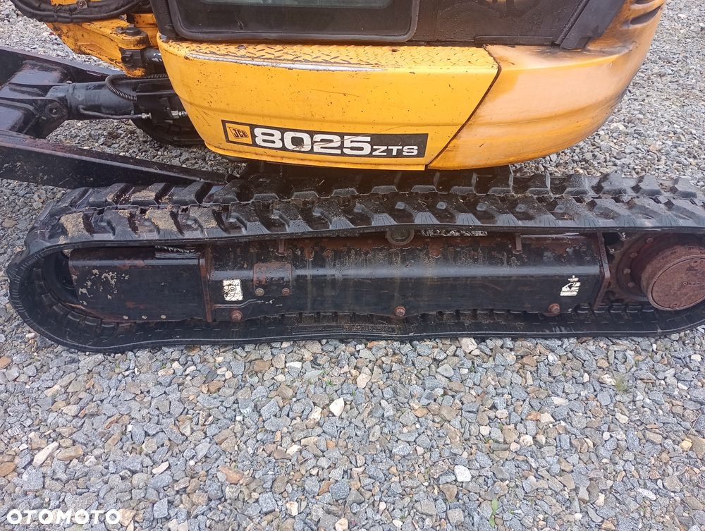 JCB 8025 - 9