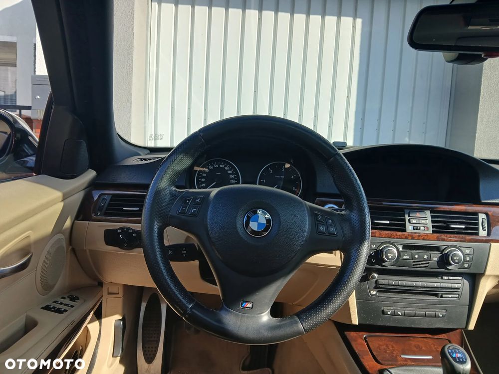 BMW Seria 3 325d - 30