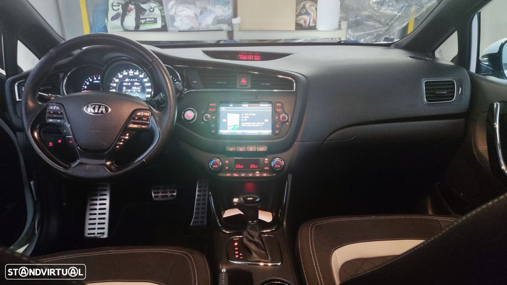 Kia Ceed SW 1.6 CRDi 136 DCT ISG GT Line - 22