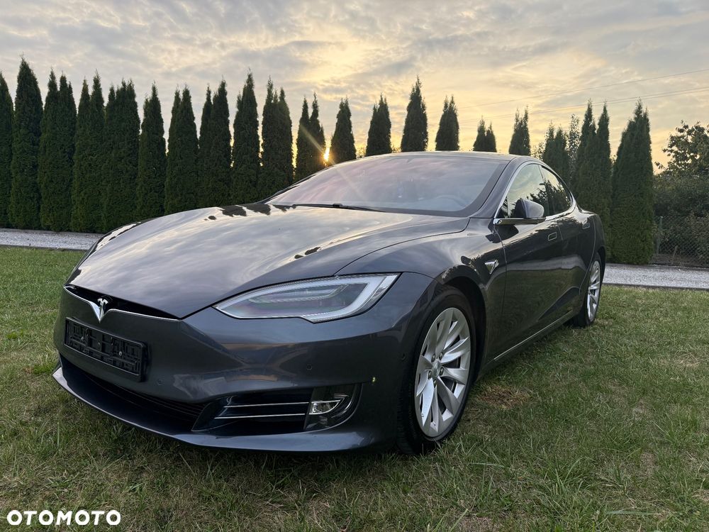 Tesla Model S - 25