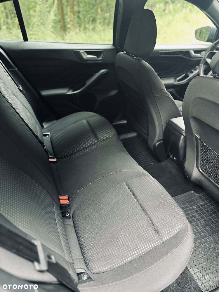 Ford Focus 1.5 EcoBlue SCR ST-Line - 19
