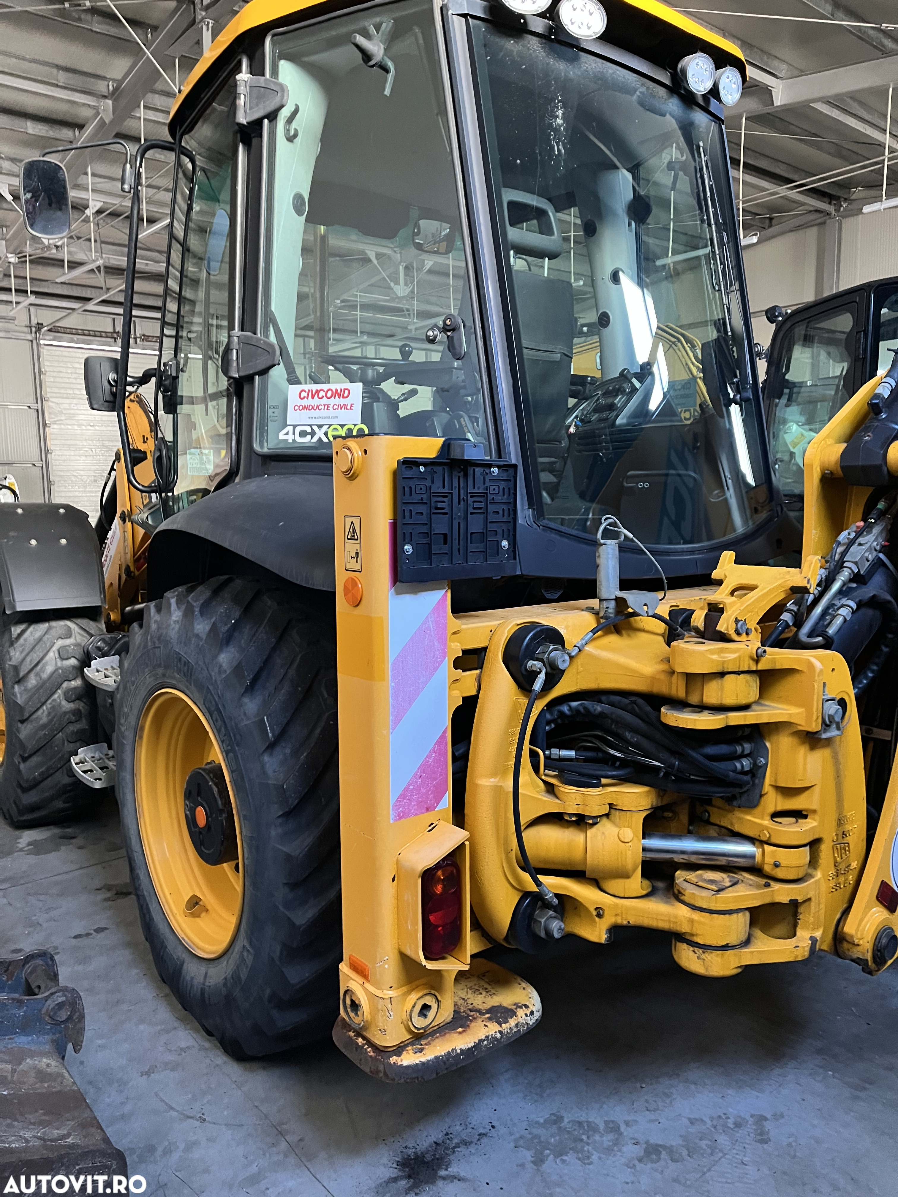 JCB 4CX - 6