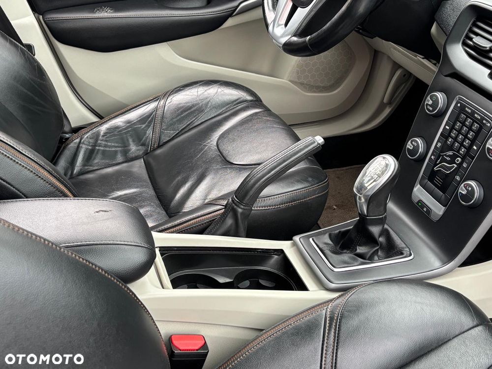 Volvo V40 D3 Ocean Race - 29