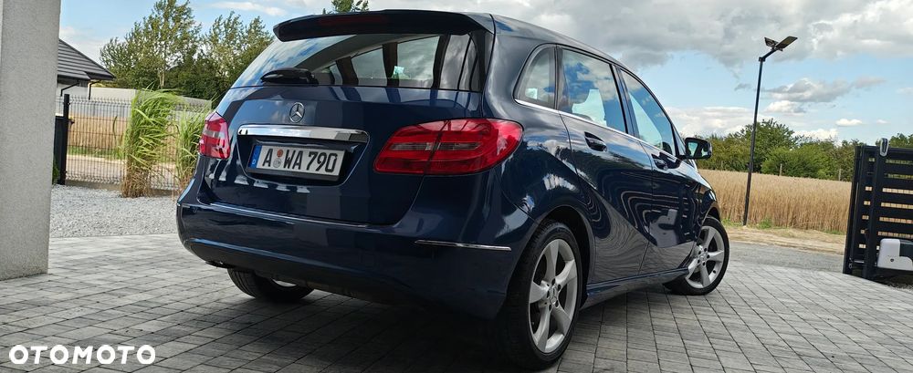Mercedes-Benz Klasa B 180 (BlueEFFICIENCY) - 25