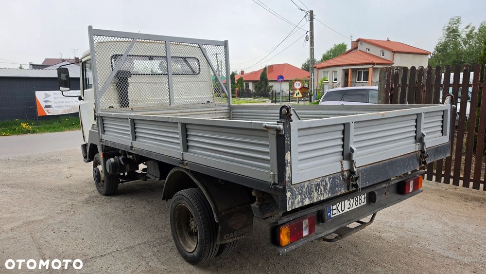 Nissan L35 - 4