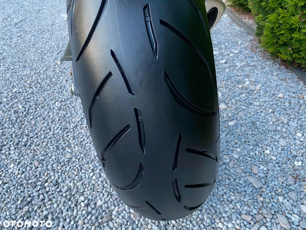 Suzuki GSX-R - 16