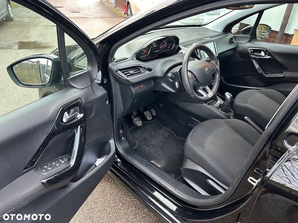 Peugeot 208 1.2 PureTech GPF Signature S&S - 6