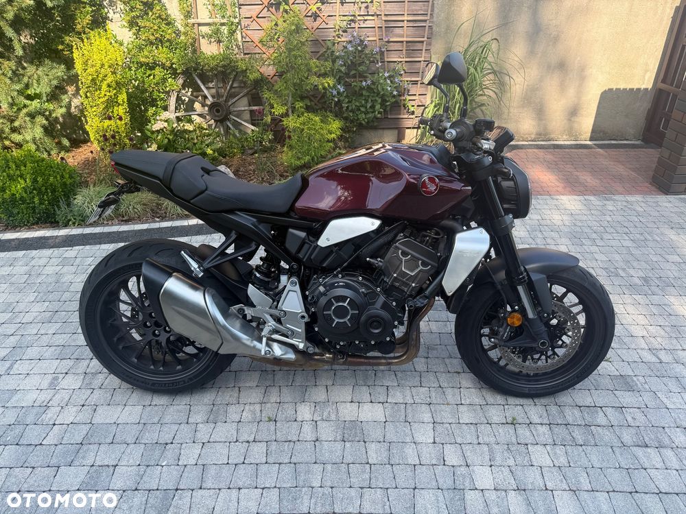 Honda CB - 1