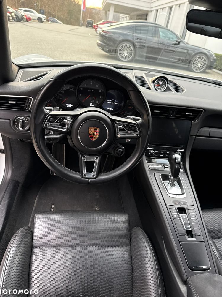 Porsche 911 Carrera 4 GTS PDK - 8