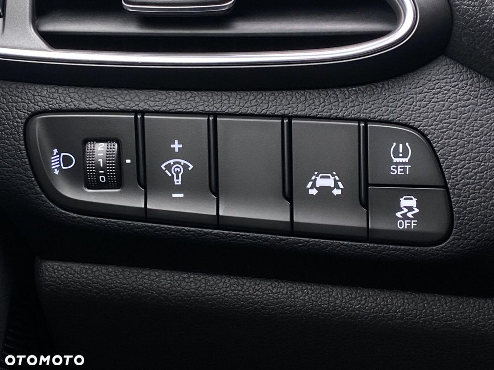 Hyundai i30 1.4 Classic + - 21