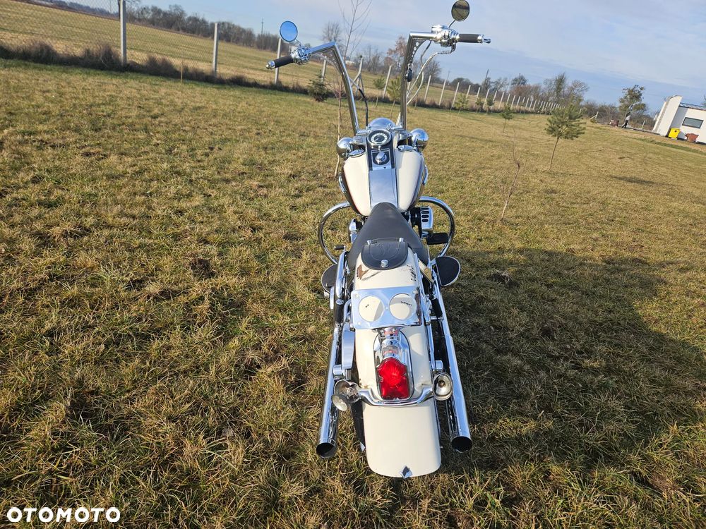 Harley-Davidson Softail Deluxe - 17