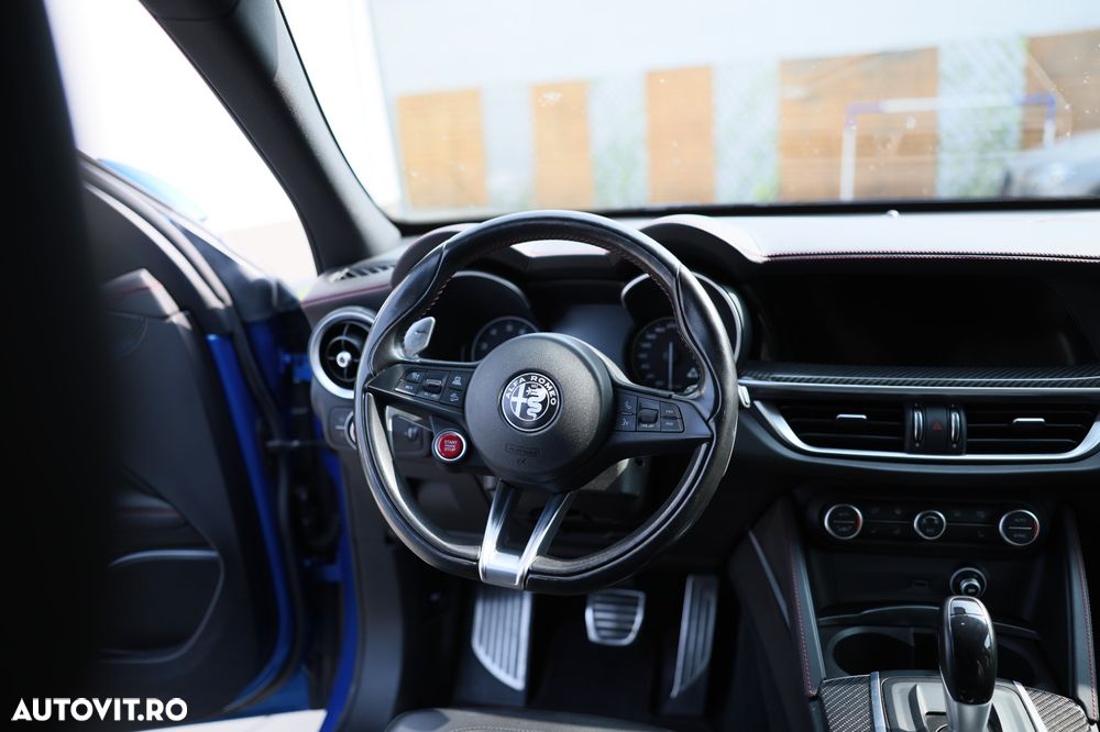 Alfa Romeo Stelvio V6 2.9 Bi-Turbo AT8-Q4 Quadrifoglio - 16