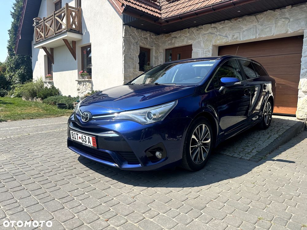 Toyota Avensis - 1