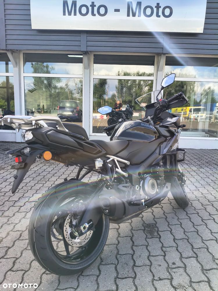 Suzuki GSX - 6