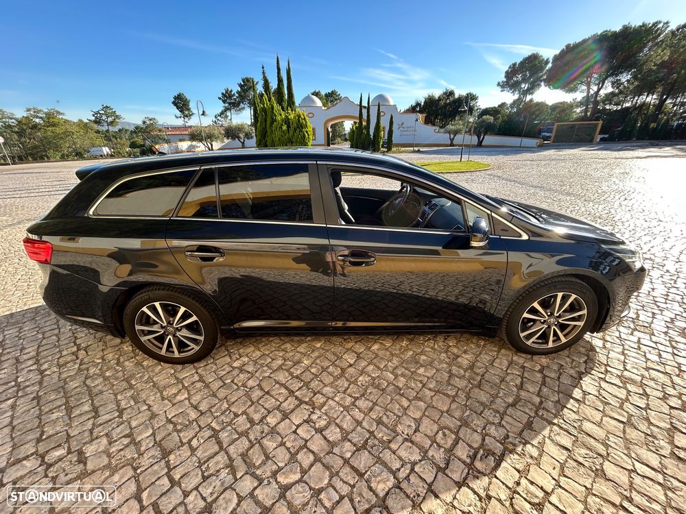 Toyota Avensis SW 2.0 D-4D Luxury - 22