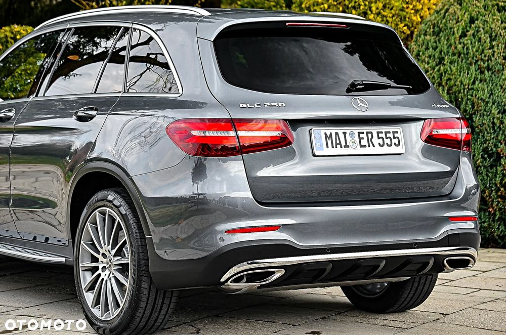 Mercedes-Benz GLC 250 4Matic 9G-TRONIC AMG Line - 8