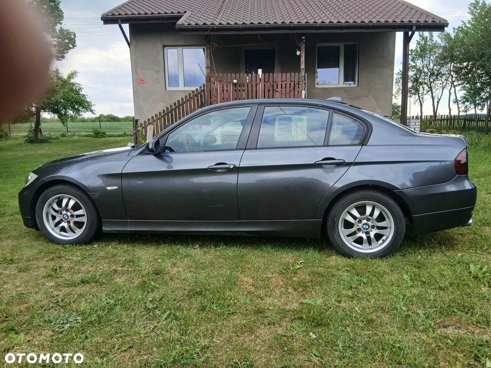 BMW Seria 3 318i - 2