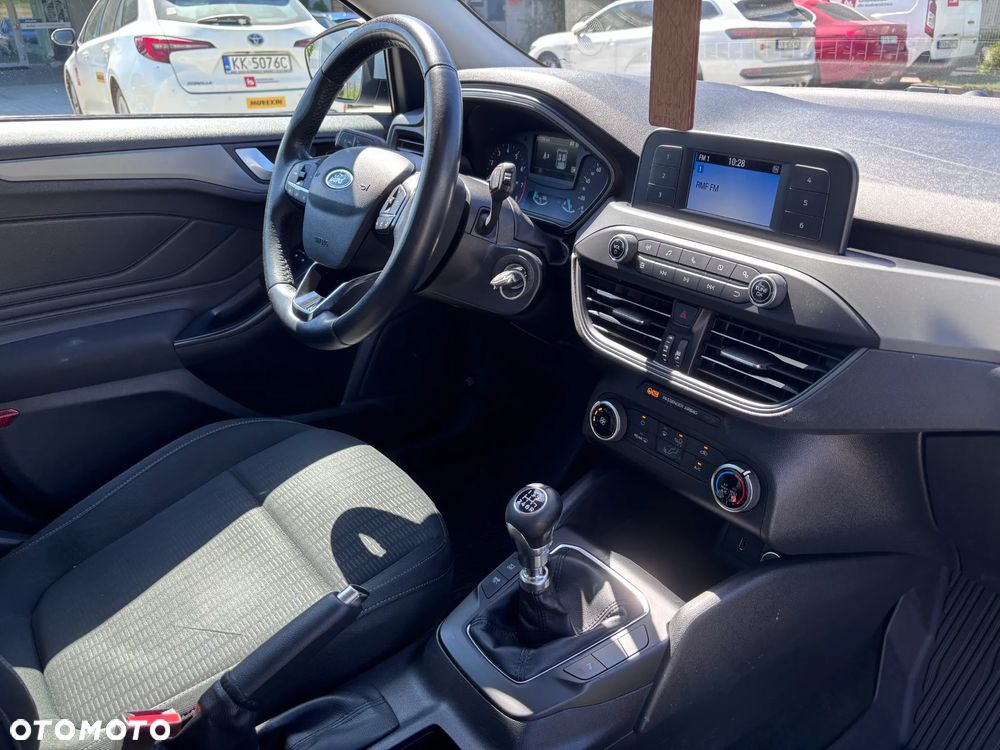 Ford Focus 1.0 EcoBoost Trend - 10