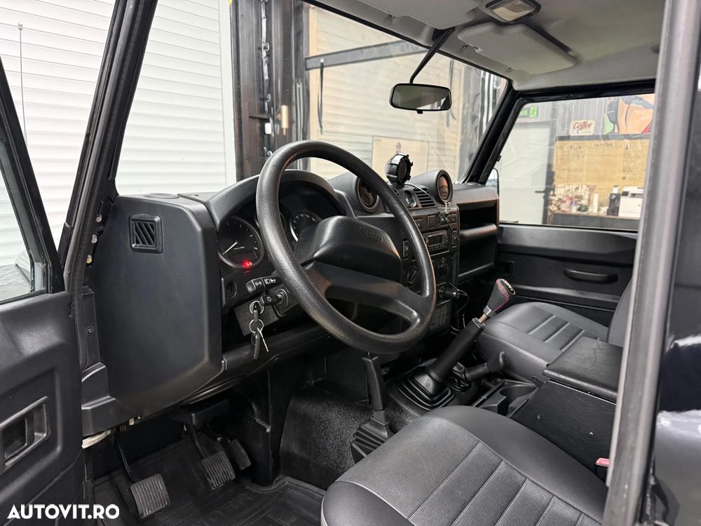 Land Rover Defender 90 2.4TD S/TOP - 15