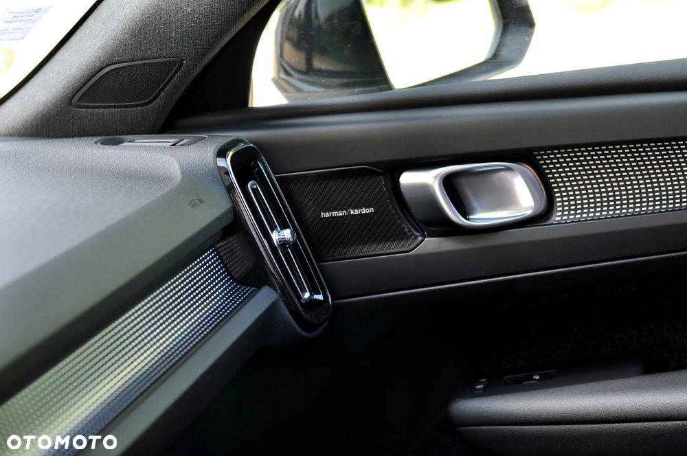 Volvo XC 40 D4 AWD Geartronic R-Design - 19