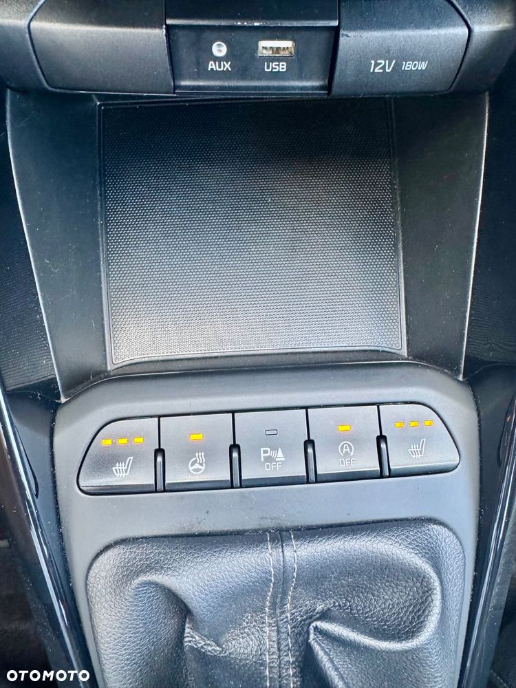 Kia Stonic - 23