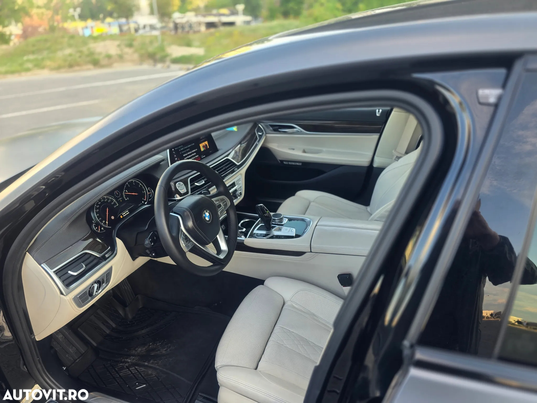 BMW Seria 7 740d xDrive - 18