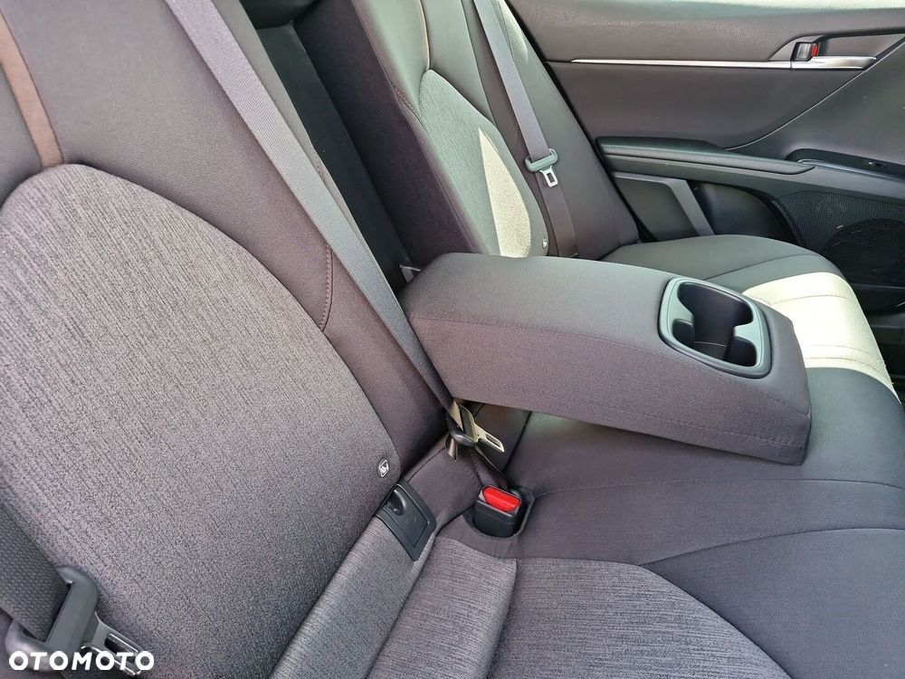Toyota Camry 2.5 Hybrid Comfort CVT - 9