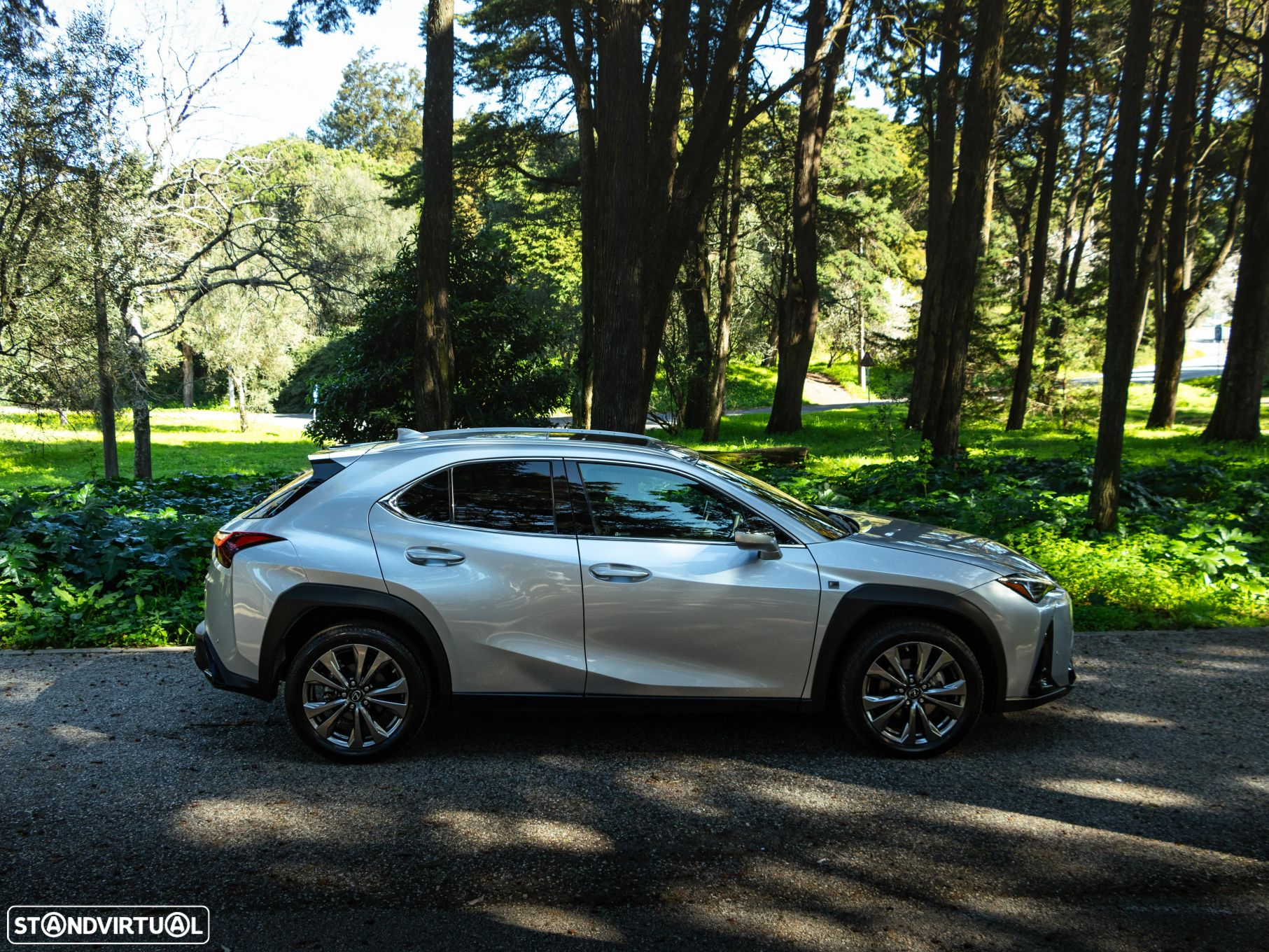 Lexus ux-250h Sport - 6