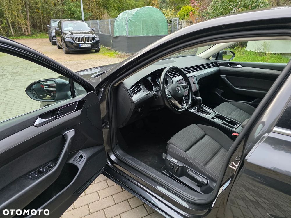 Volkswagen Passat - 10