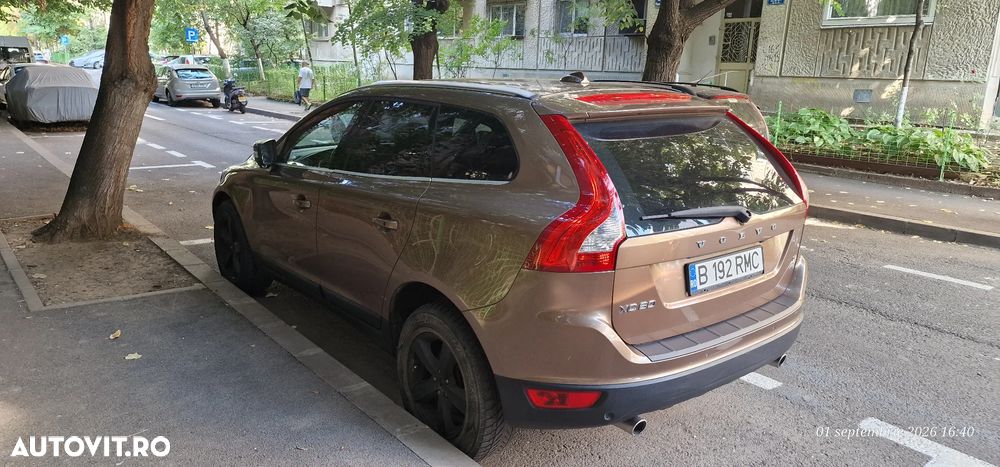 Volvo XC 60 D5 AWD A6 Basic - 4