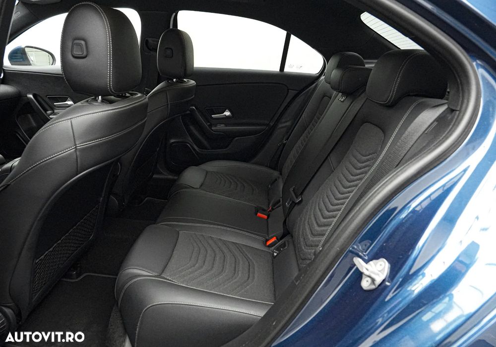 Mercedes-Benz A 200 d Sedan 8G-DCT Edition 2021 - 16